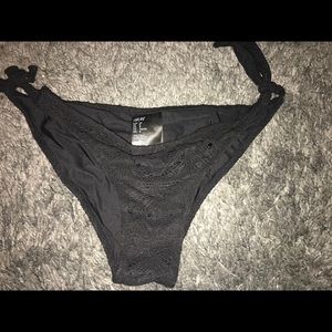 H&M black bikini bottoms
